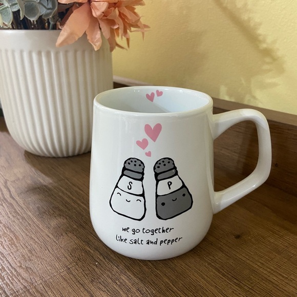 Cute Salt and Pepper white mug - Picture 3 of 5